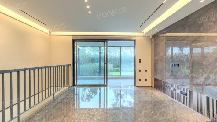 翡丽铂湾二手房实景图