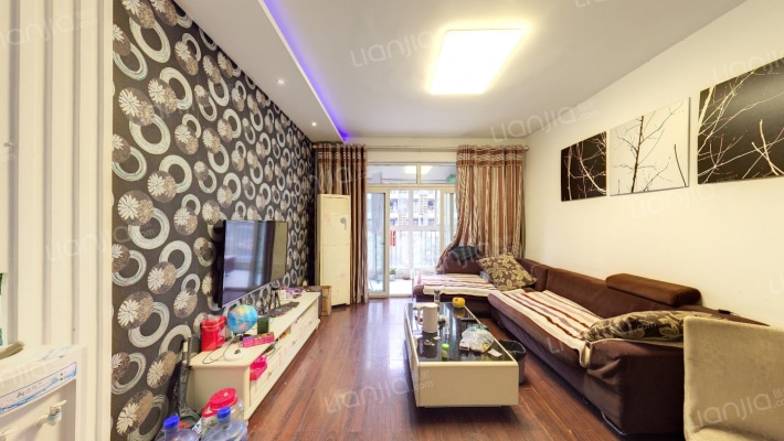 保利香槟花园C区二手房实景图