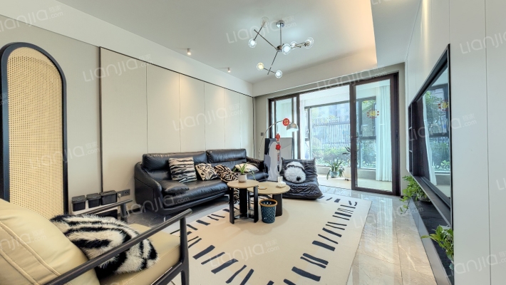 河畔府邸二手房实景图