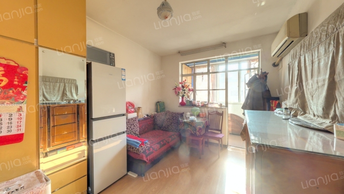 控江路1039弄二手房实景图