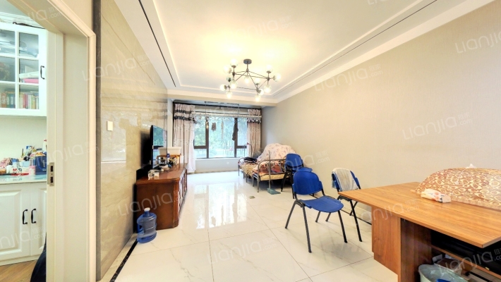 高铁新干线 3室2厅 南-客厅