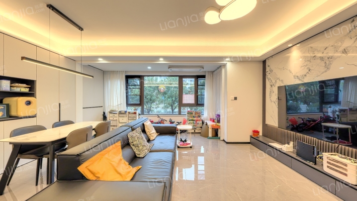 龙湖颐天康养天曜二手房实景图