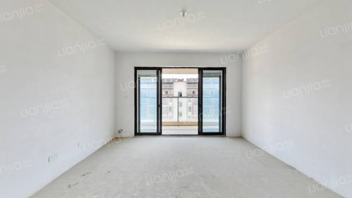 华新尊元里二手房实景图