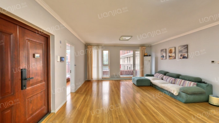 青特小镇D区二手房实景图