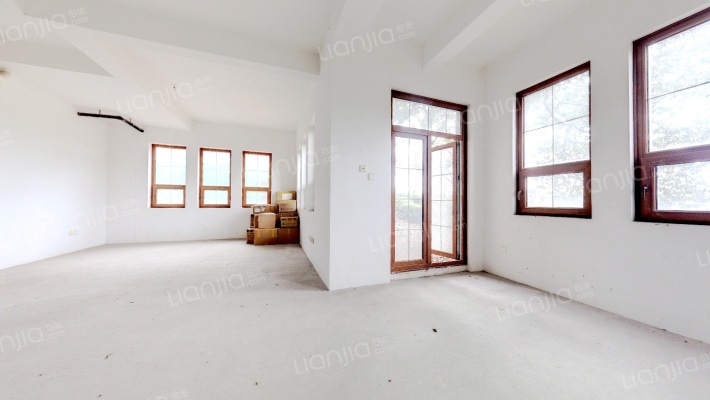 麓山国际水晶岗28号院二手房实景图