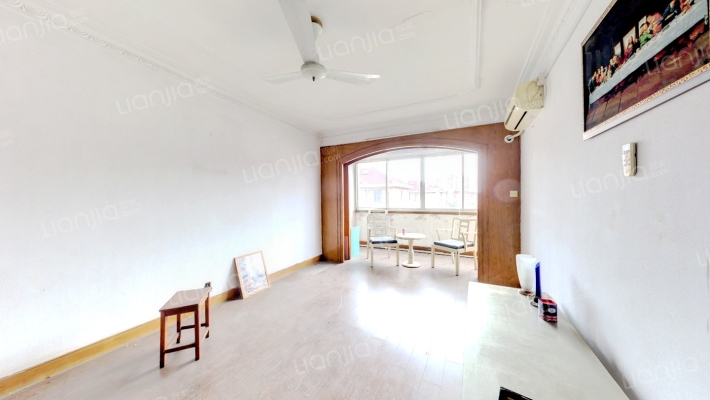 虹桥机场新村二手房实景图