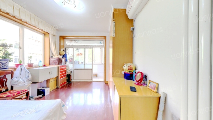 奇山西街二手房实景图