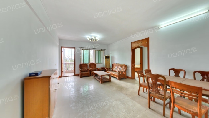 鸿成雅园二手房实景图