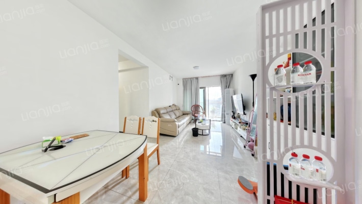 和荣西湾二手房实景图