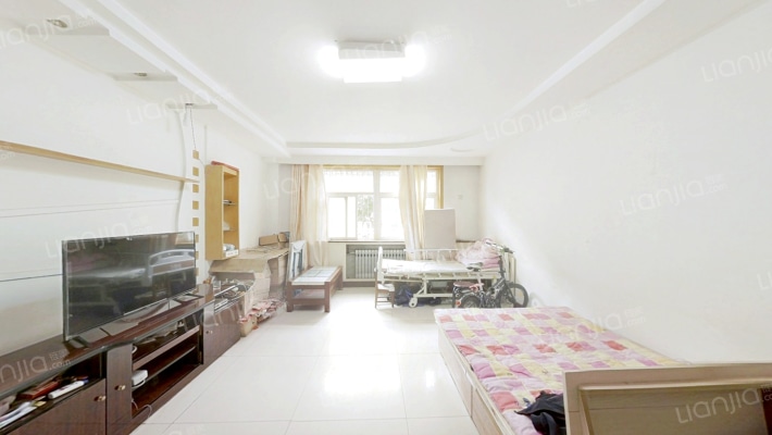 华阳路建行家属院南北通透大四居，房本满二年。-客厅