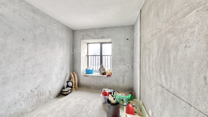 狮峰新苑二手房实景图