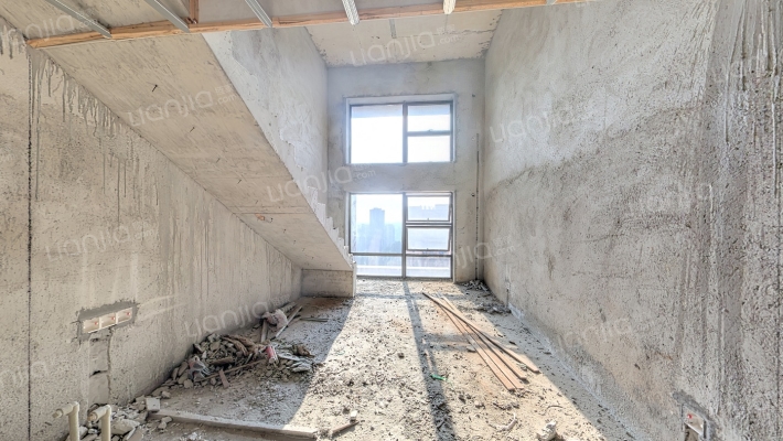 云山峰境广场二手房实景图