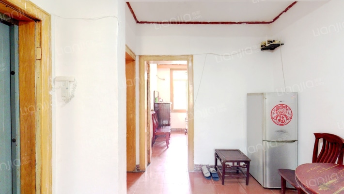 医药公司宿舍二手房实景图