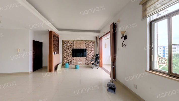 爱地花园二手房实景图