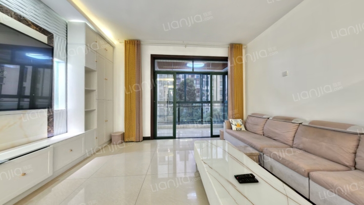 温哥华花园二手房实景图