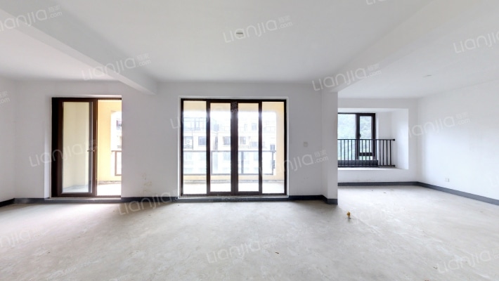 云峰原著二手房实景图