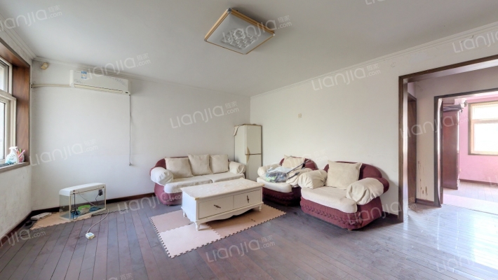 京沪山庄二手房实景图