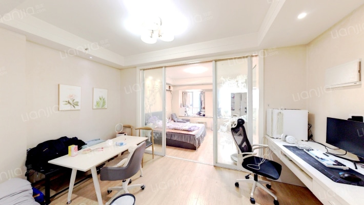 银泰城泰悦公馆二手房实景图