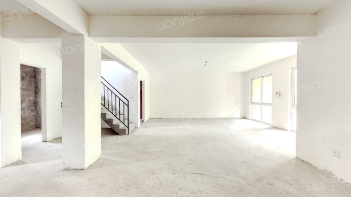 金雁雁江美墅二手房实景图