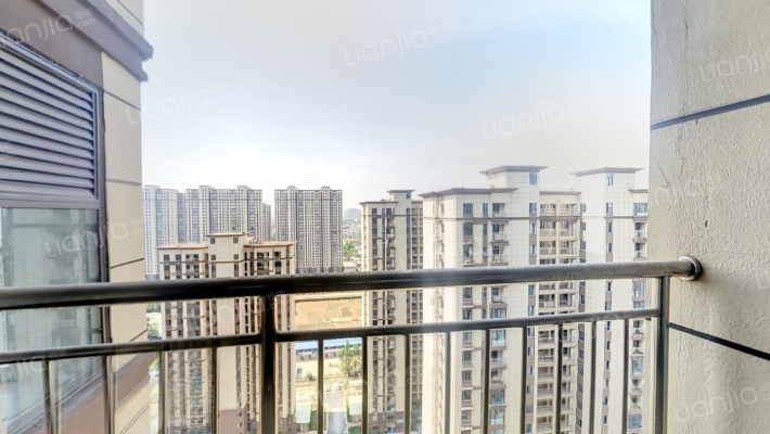 中州嘉苑F区二手房实景图