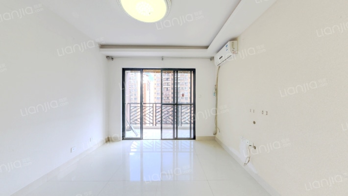 风格雨林二手房实景图