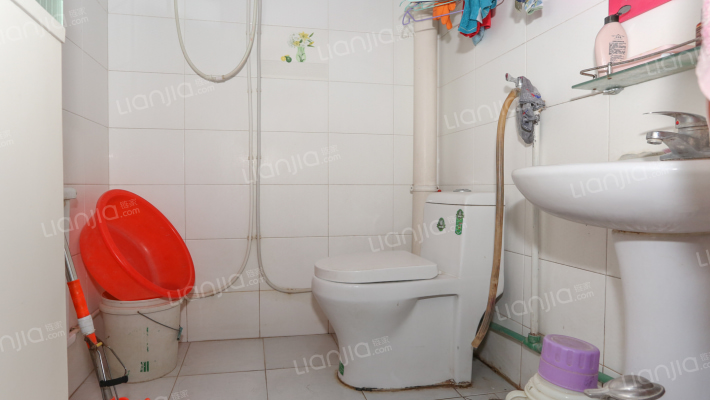 房本满五年、有装修、看房方便、业主靠谱、采光好-卫生间