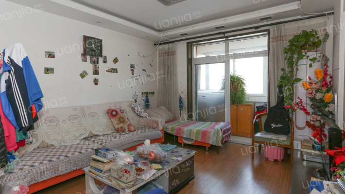 房本满五年、有装修、看房方便、业主靠谱、采光好-客厅