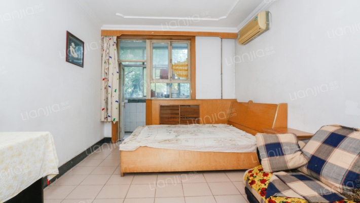 满五年非唯一住房,使用面积80平米,户型已改成