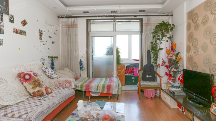 房本满五年、有装修、看房方便、业主靠谱、采光好-客厅