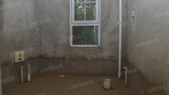 京都影视城花园小区二期 4室2厅 南 北-卫生间A