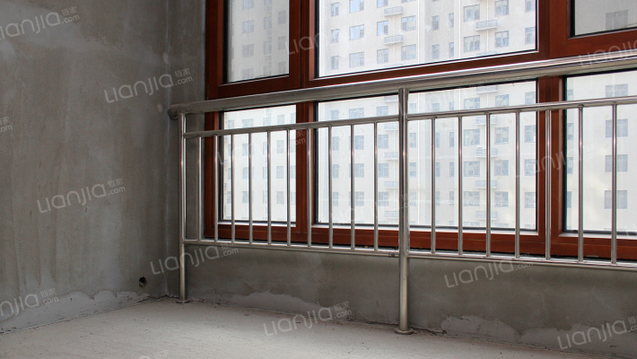 金品时代，全阳大三居，中间楼层，随看房-阳台