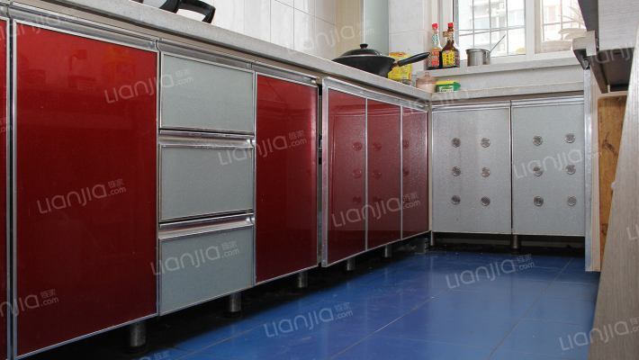 房本儿满五，南北通透双卫，单位住房没有公摊面-厨房