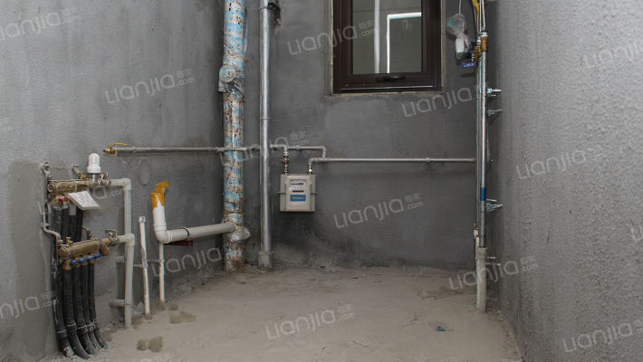 鸿坤理想湾南区 3室2厅 南-厨房