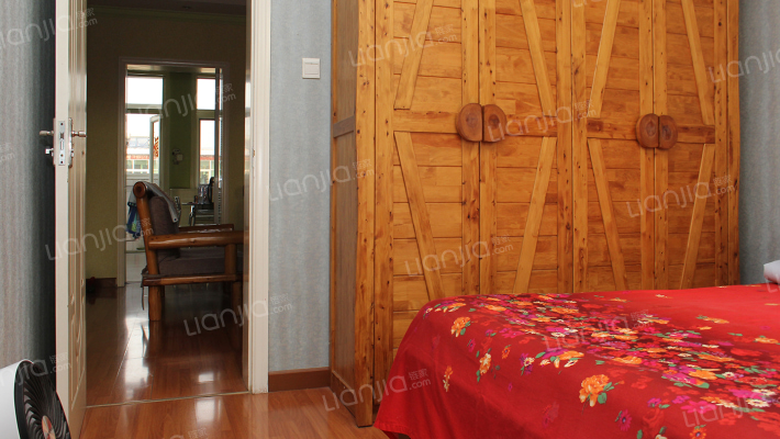 蓝天小区  120平大三居   106万可议  证满五年-卧室B