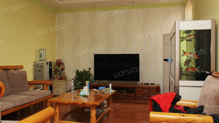 蓝天小区  120平大三居   106万可议  证满五年-客厅