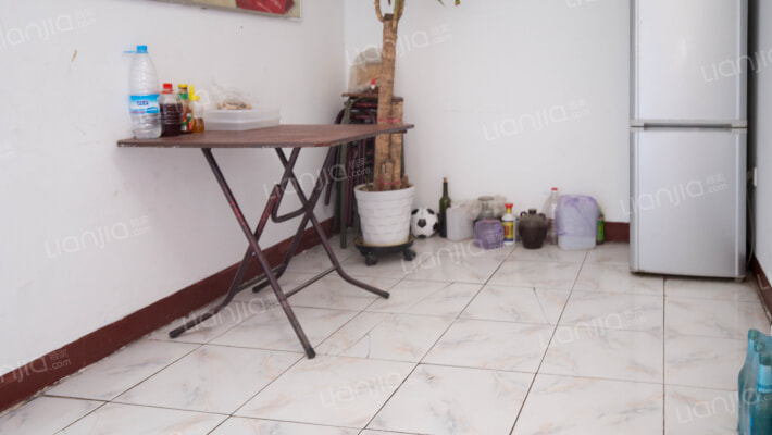 南北通透三居，视野宽阔，采光充足，出行便利-餐厅