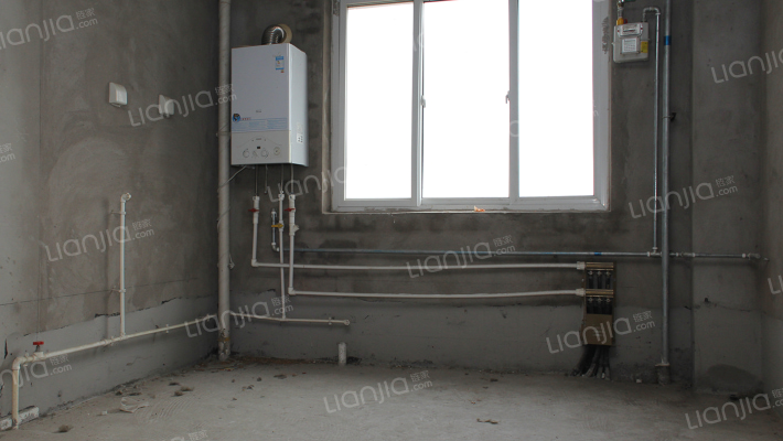 房本满二，好楼层，采光视野好，户型方正，南北通透。-厨房