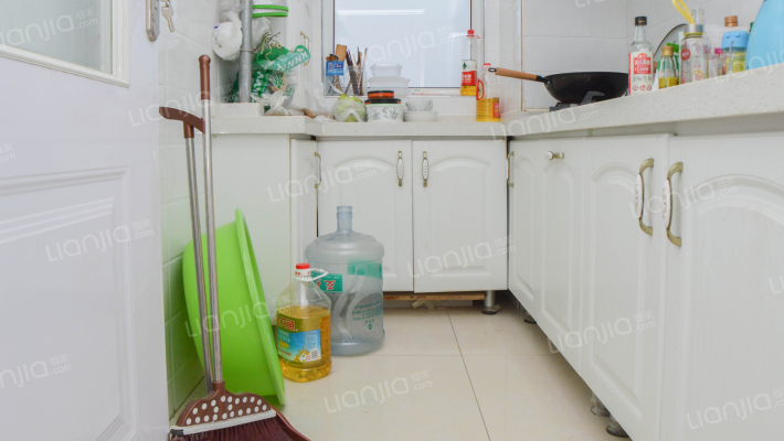 天保丽景 精装修 小两居 高楼层 采光好-厨房