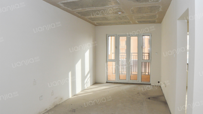 新社区小区环境好，园林式绿化，人车分流，配套齐全-客厅