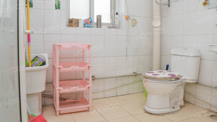 成熟社区  南北两居 采光充足 前后无遮挡-卫生间