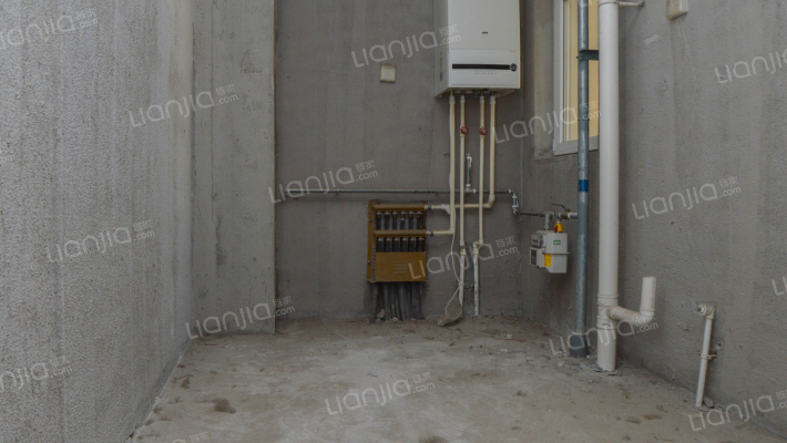 房本满五 中间楼层 采光充足 双卫三居-厨房