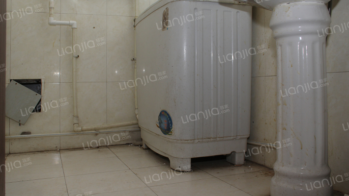 德信公园，政法街商圈，公寓格局，70年产权，办公-卫生间