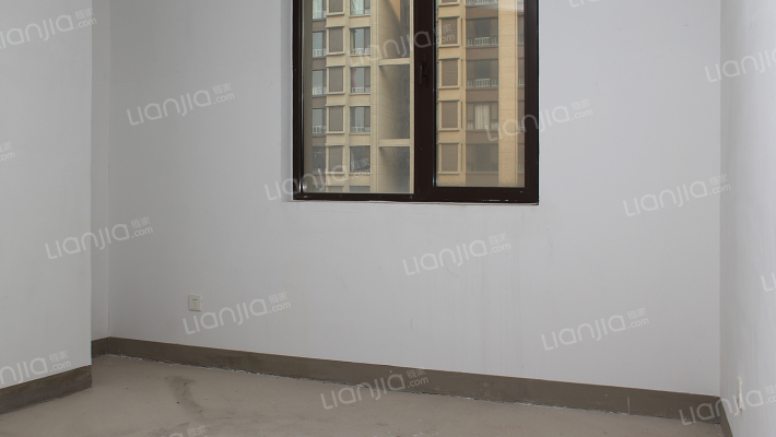 明卫东户 样板间大F户型 中层 南侧楼栋 出入方便-卧室C