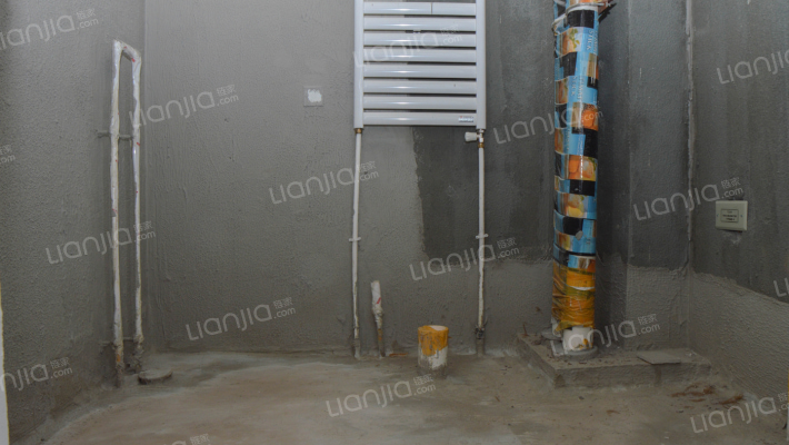 全朝阳的户型，楼层好，采光好，视野好，房主靠谱。-卫生间