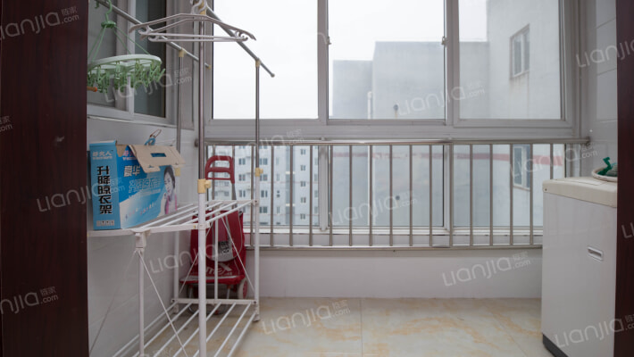 双语旁，*，出门双语，通透两居-阳台