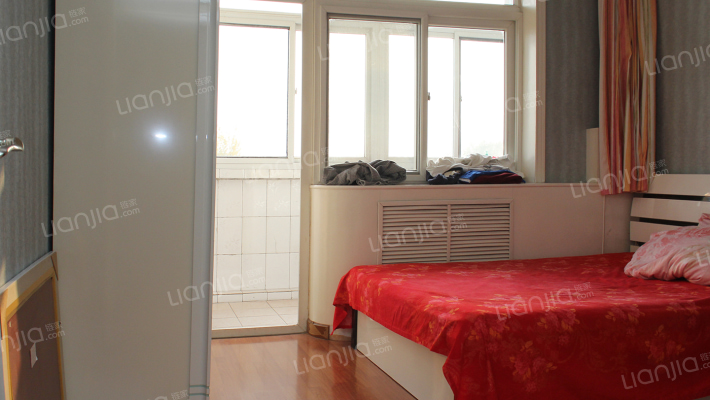 蓝天小区  120平大三居   106万可议  证满五年-卧室A