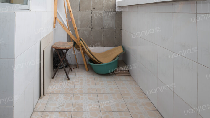 开发区 政法街 槐林新村 南北通透三居 税费低-阳台