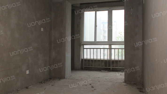 房本满二，好楼层，采光视野好，户型方正，南北通透。-卧室B