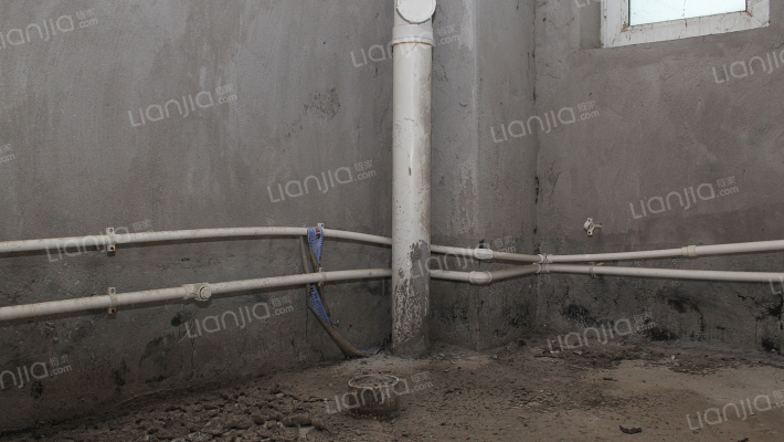 房本满二，视野开阔，电梯洋房，格局好，带小院-卫生间