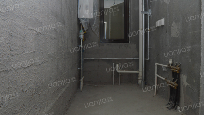 高铁新干线大三居的户型，采光好。-厨房